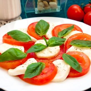 Salata  Caprese cu mozzarella de bivolita