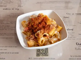 Rigatoni sugo di coda alla vaccinara