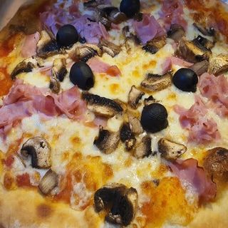 Pizza Cuatro Estaciones