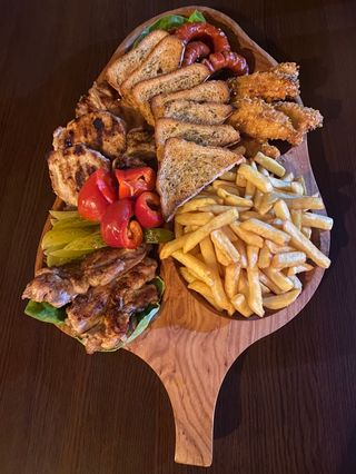 Platou festiv cald(2-3 persoane) 1200g