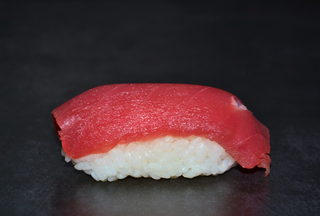 Нігірі тунець