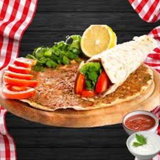 12. Lahmacun De Falafel