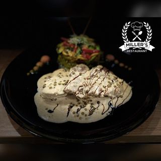 Mușchi de vită cu sos de piper verde 