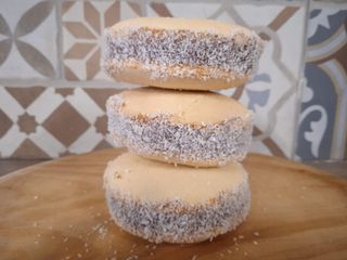 6 Alfajores de maicena con dulce de leche