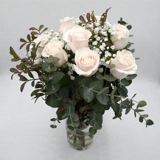 Ramo De 8 Rosas Blancas