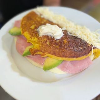 Cachapa De Jamón Y Queso