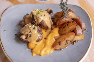 CARRILLADA DE CERDO CONFITADA