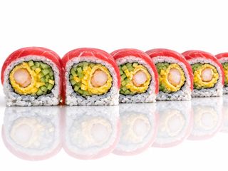 California z Krewetkami w tempurze, owinięta Tuńczykiem 8 szt.