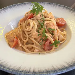 SPAGHETTI AL SALMON