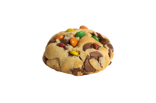Galleta con chips de chocolate con leche y M&Ms