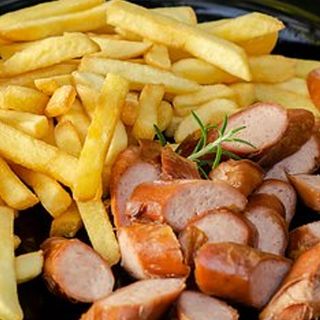 Salsichas com Batata frita