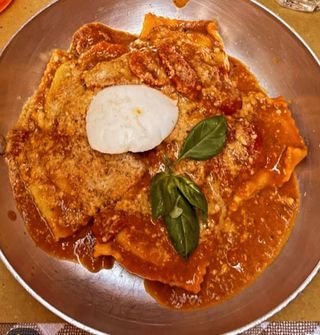 Ravioli al pomodoro