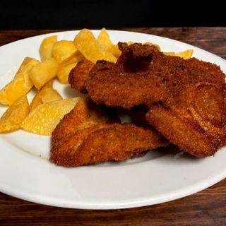 Escalopa de Pollo con Patatas fritas