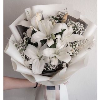 Lirios 3 Tallos Con Paniculata