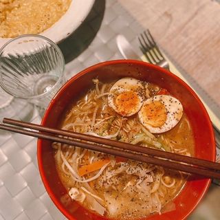 Ramen dell'orto con pollo