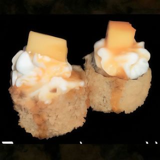 Tempura Homosaki Salmón Manzana Queso Crema Y Salsa Vainilla (8 Pz.)