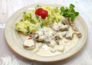 Пиле Жулиен С Картофено Пюре (350г)