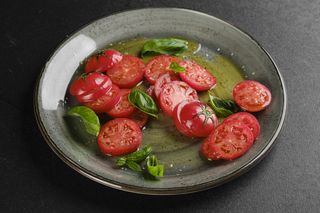 САЛАТ ІЗ НАЙКРАЩИХ У СВІТІ ТОМАТІВ