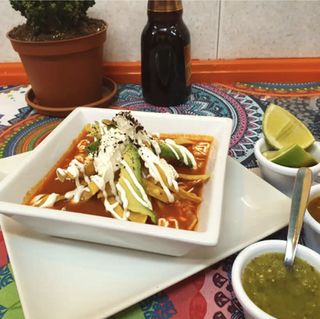 SOPA DE TORTILLAS (AZTECA, PICANTE)
