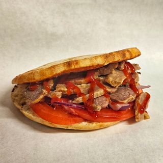 Panino kebab con pane arabo