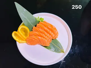 250. Sashimi sakè 6 pezzi