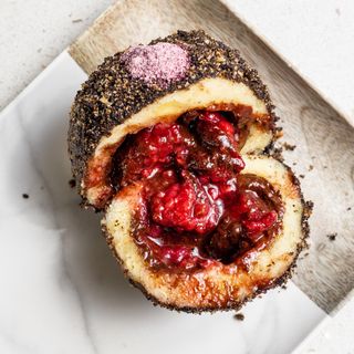 Knedla sa malinom i Oreom