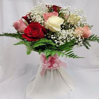 Ramo De Doce Rosas Variadas