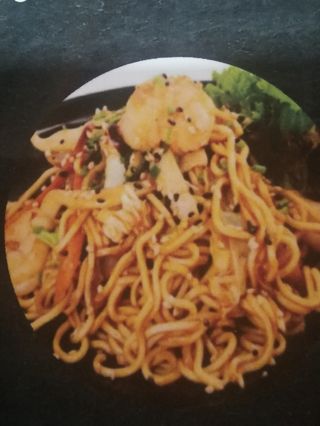 8 Yakisoba Ebi