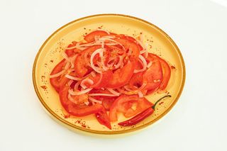 Салат "Ачик-чучук"