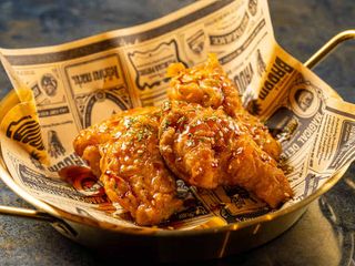 Pollo fritto con salsa ambrata