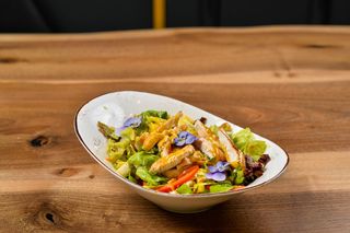 Vitaminska salata sa ćuretinom