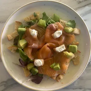 Insalatona Salmone