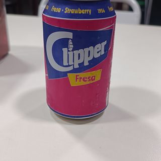 Clipper de fresa 330ml