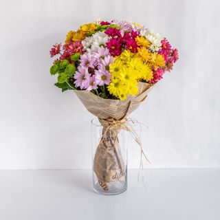 Букет от 13 хризантеми микс с опаковка
