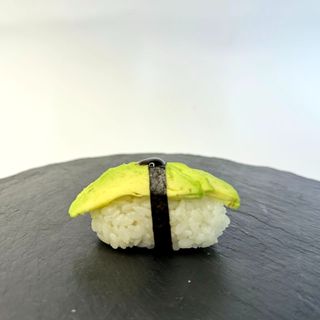 Нігірі з авокадо (40г/1шт)