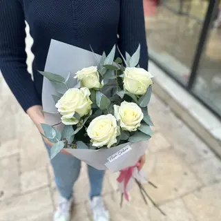 თეთრი ვარდი(5 ცალი) S ზომა