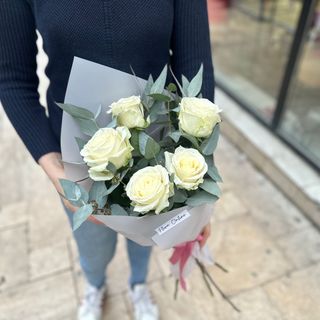 თეთრი ვარდი(5 ცალი) S ზომა