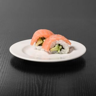 228 - Uramakis de salmo,pepino, aguacate y nabo (8uds)