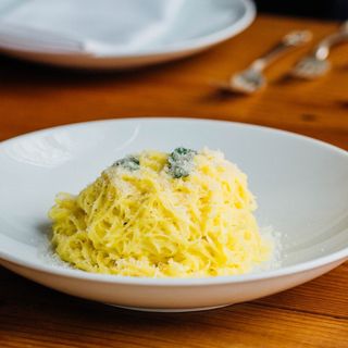 Tajarin d'alba al burro e salvia