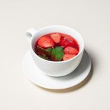 Чай клубничный с мятой 0.4л