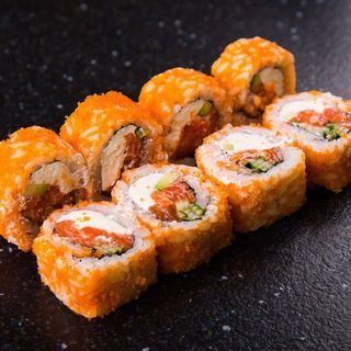 Філадельфія зі свіжим лососем в ікрі