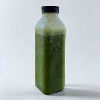 Detox cu spanac, ghimbir, mere și grapefruit