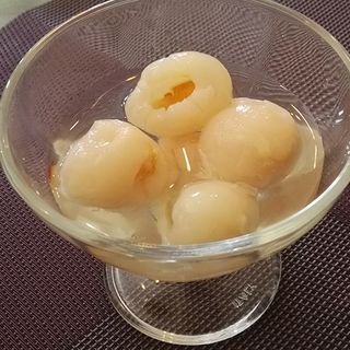 Frutta cinese lychees in sciroppo