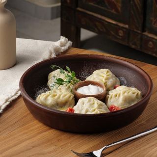 Манты с говядиной со сметаной (350 г.)