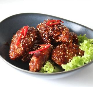 Skrzydełka BBQ 300g + Pieczone ziemniaki Delivery