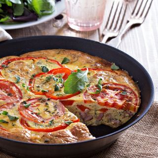 Сніданок Ситний з фрітатою з овочами,сиром  фета та моцарелою (360г)