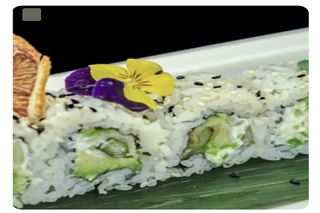 U16. Uramaki vegetariano