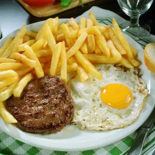 2. Hamburguesas, Patatas, Salchicha Y Huevo