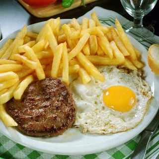 2. Hamburguesas, Patatas, Salchicha Y Huevo