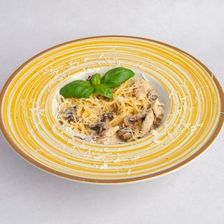 Spaghetti z grzybami i kurczakiem